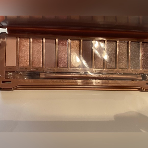 Pure Cosmetics Buff Collection Palette NEW - Picture 2 of 9